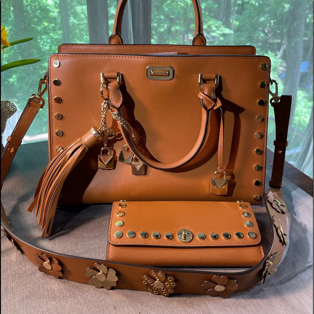 MICHAEL Michael Kors beautiful leather brown bag and wallet